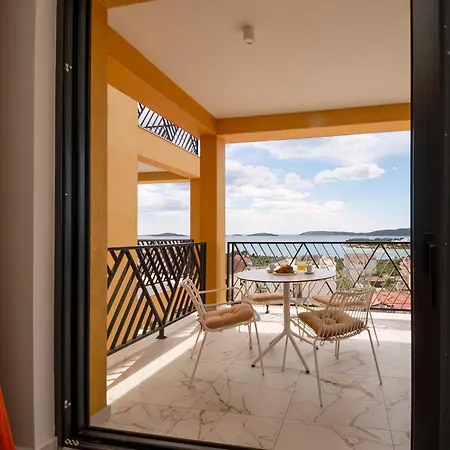 Mediterana Art Deco (adults Only)